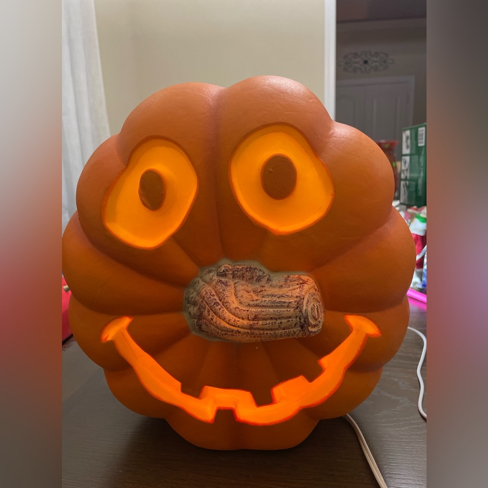 Blow Mold Lighted Tradition Stem Nose Pumpkin 12” X 11” Tested and Works